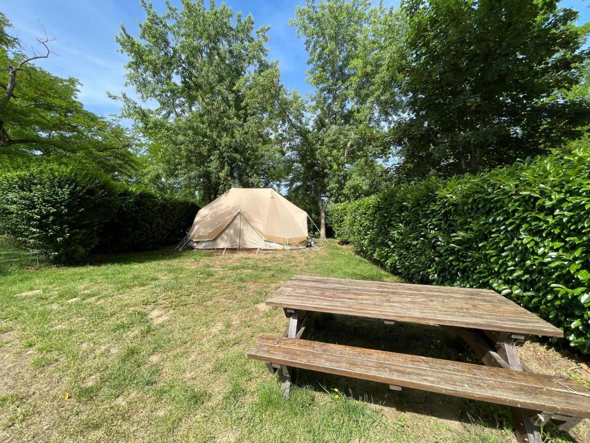 Camping Les Portes De Sancerre Saint-Satur Exterior photo